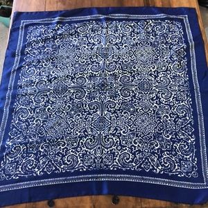 3/$20 True vintage scarf